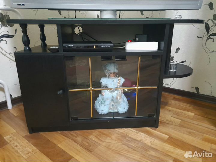 Тумба под тв