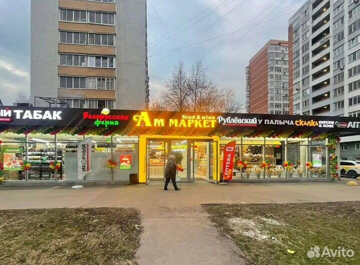 Помещение с арендаторами, 363 кв м