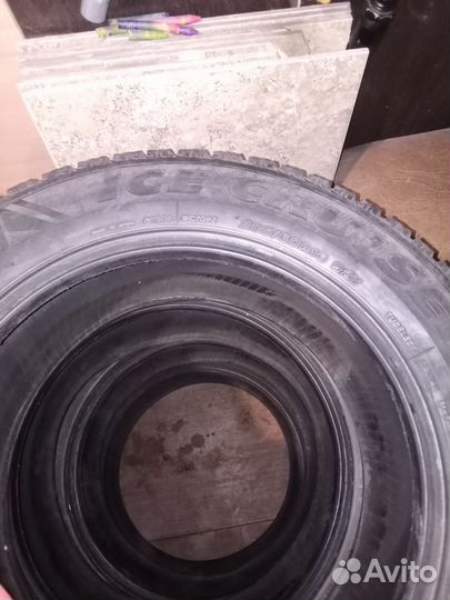 Bridgestone Ice Cruiser 7000 205/60 R16 92T