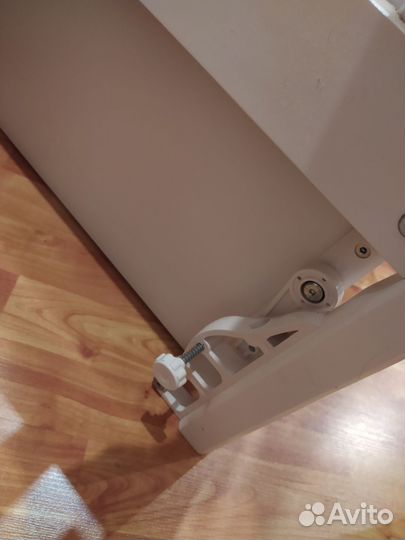 Детская кроватка с поперечным маятником