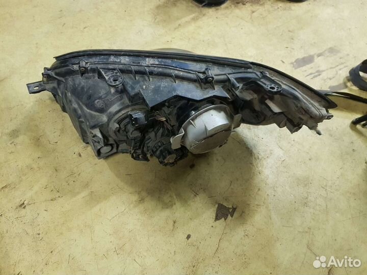 Фара правая Subaru Legacy b13 Outback