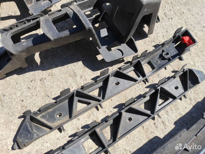 Направляющая заднего бампера на Opel Astra H 3Д