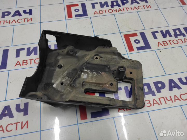 Кожух рулевой колонки нижний Ford Focus 2 1369344