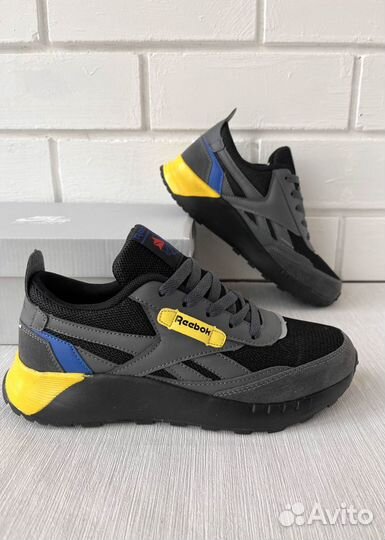 Новые кроссовки Reebok