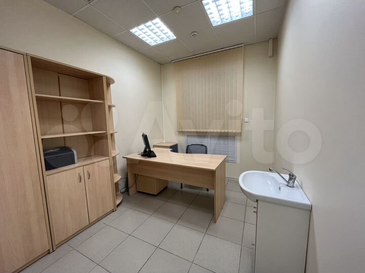 Косметические и косметологические кабинеты, 180 м²