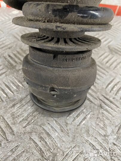 Стойка передняя Фольксваген Поло мк 5