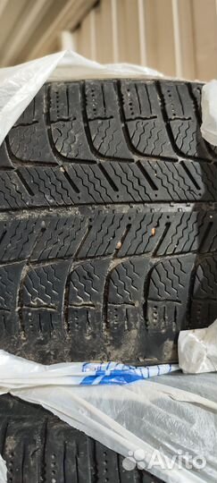 Michelin X-Ice XI3 215/60 R17 96T