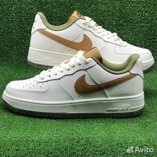 Кроссовки Nike Air Force, бежевый оттенок, 42 разм