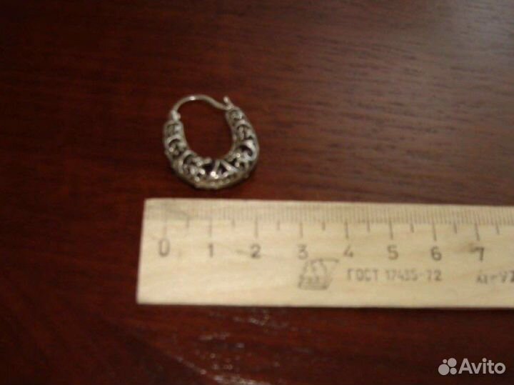 Серебряная серьга