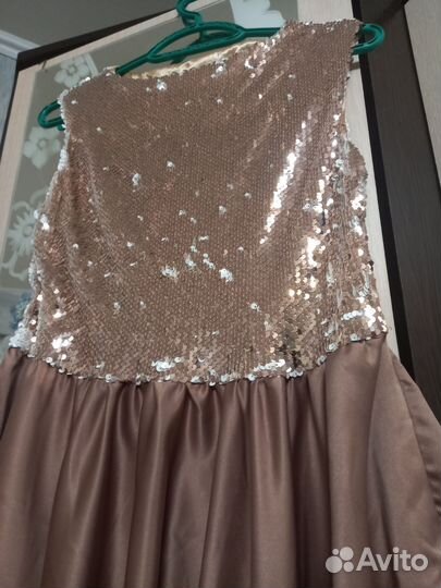 Нарядное платье