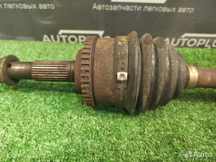 Привод левый Nissan Almera Tino универсал 2001