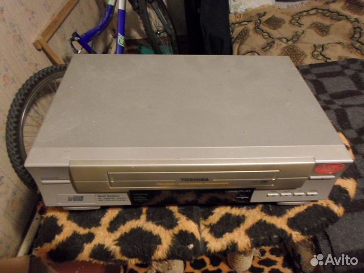 Видеомагнитофон Toshiba V-E28 (г. Гатчина)