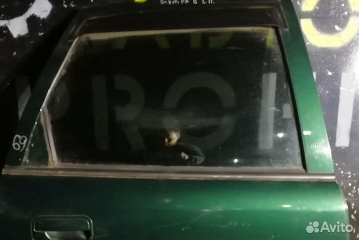 Стекло задней правой двери Opel Vectra B