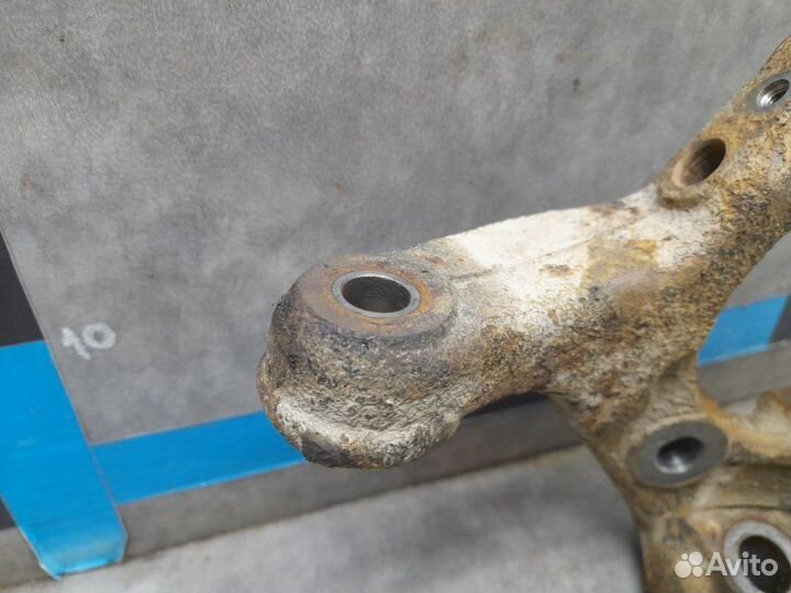 Кулак поворотный передний левый Toyota Corolla