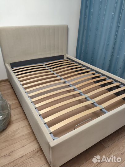Кровать двухспальная б/у
