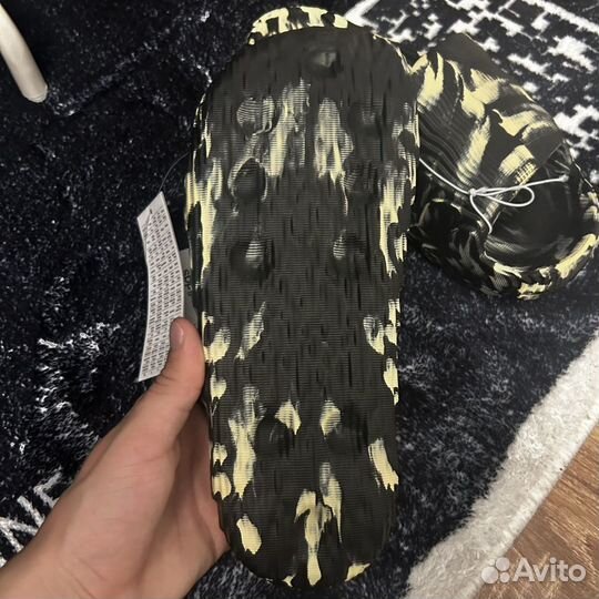 Сланцы adidas по типу yeezy slide