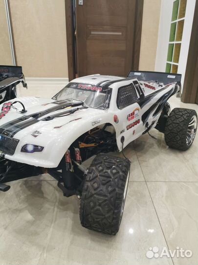 Бензиновая машинка на радиоуправлении