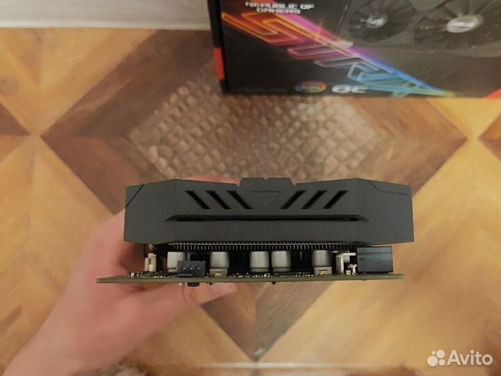 Видеокартат Asus Radeon rx 570 4 gb