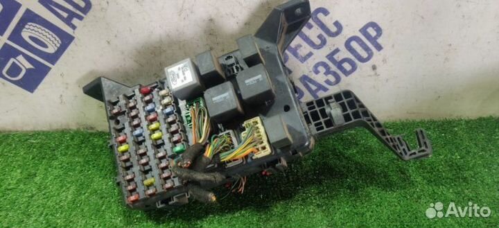 Блок предохранителей Ford Mondeo 3 седан 1.8 2005