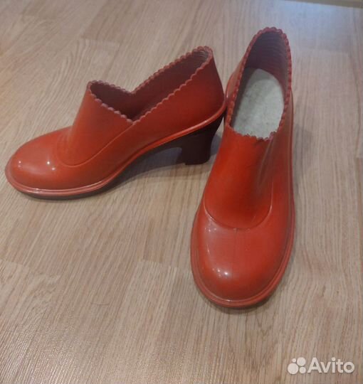 Резиновая обувь женская