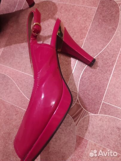 Босоножки женские 37 размер на каблуке