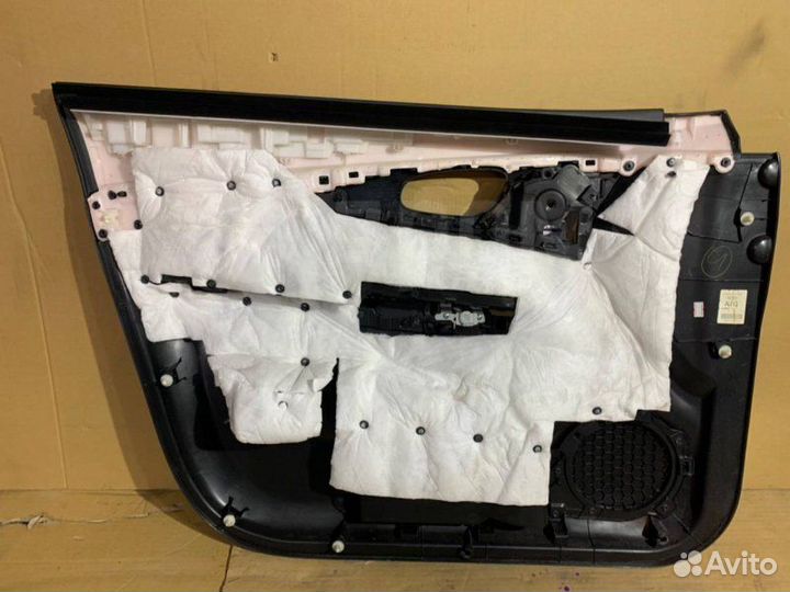 Обшивка двери передняя правая Nissan X-Trail HNT32