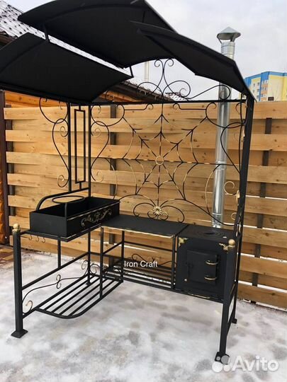 Мангал с крышей