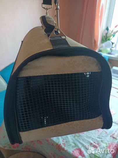 Переноска для кошек и собак