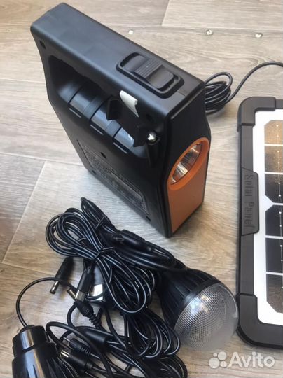 Солнечная батарея-фонарь Yobolife