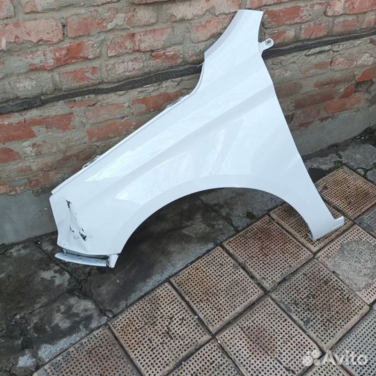 Переднее левое крыло на Весту цвет Ледниковый 221