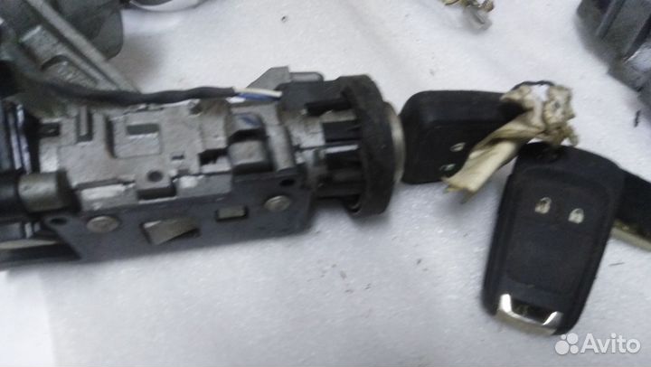 Opel Astra J Замок Зажигания с Ключом Опель Астра