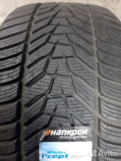 Hankook Winter I'Cept Evo 3 W330 275/35 R21 103W