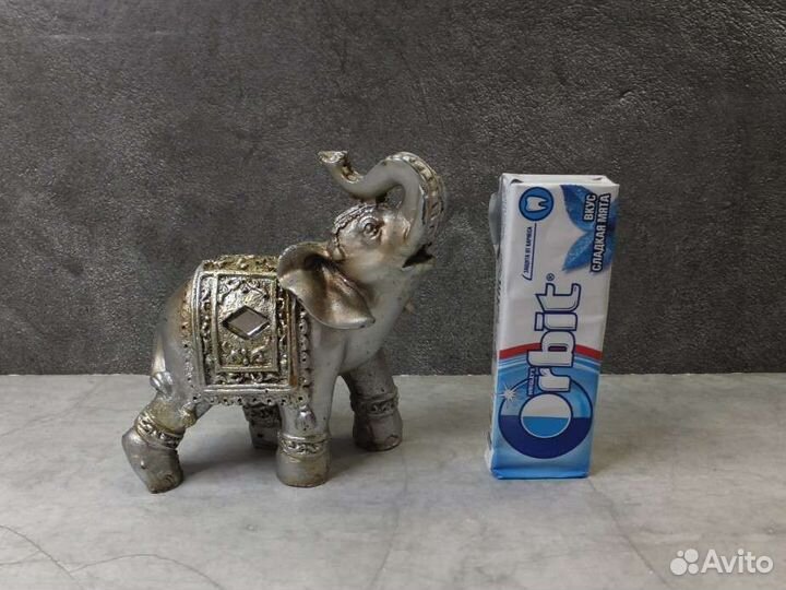 Статуэтка слон с поднятым хоботом