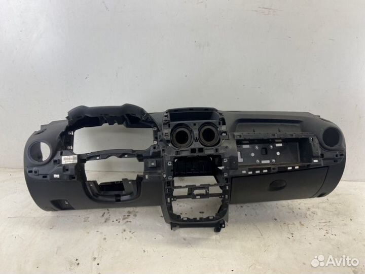 Торпедо Renault Duster 2010