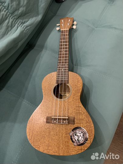 Укулеле гавайская гитара