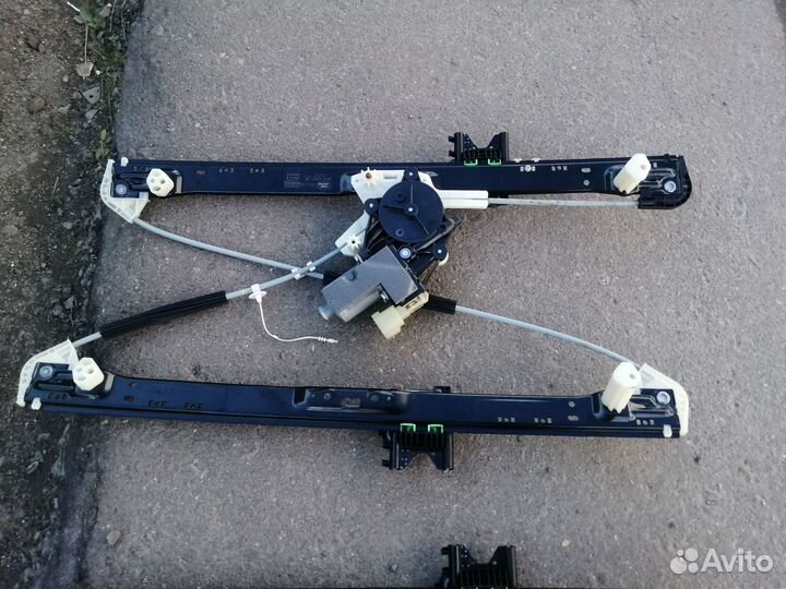 Стеклоподъемник задней двери Range Rover Sport 2