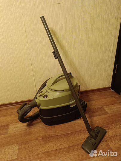 Пылесос Philips Triathlon 1400