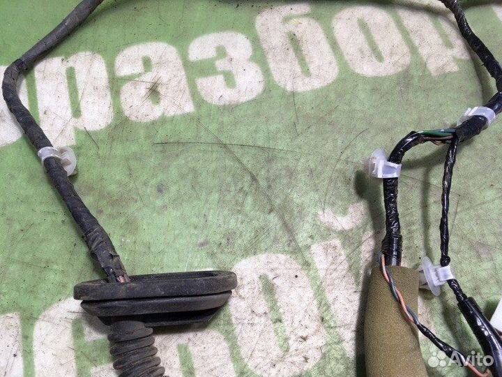 Проводка двери задняя левая Nissan Skyline PV36