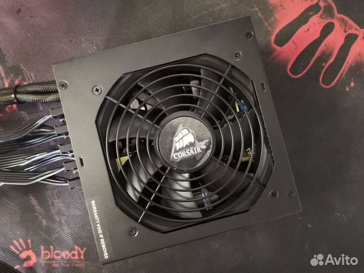 Полумодульный блок питания Corsair HX650W, пломба