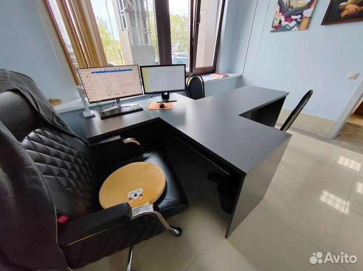 Стол рабочий офисный