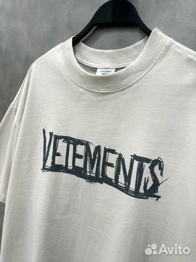 Футболка vetements World Tour