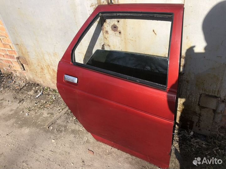 Дверь ваз 2110-2112. Задняя левая