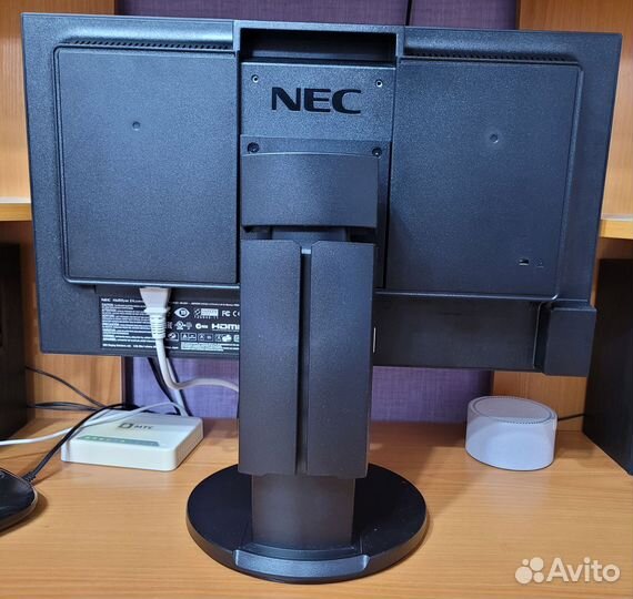 Монитор NEC 21,5-22 дюйма LCD