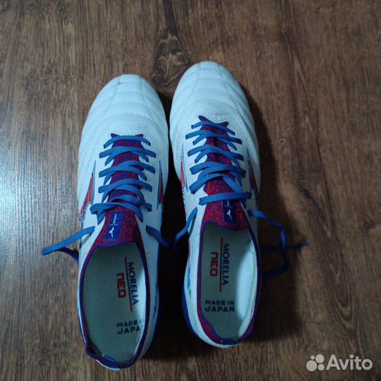 Футбольные бутсы mizuno