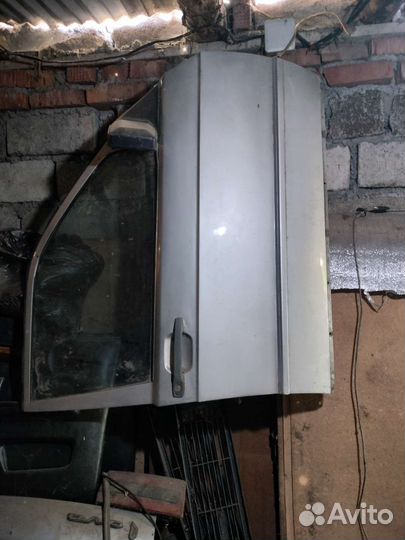 Дверь передняя пассажирская Мерседес 190