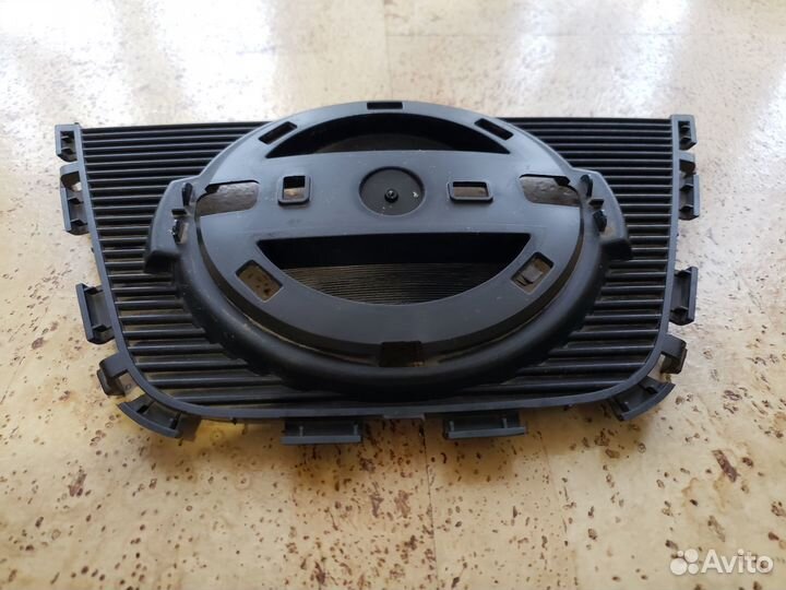 Nissan Qashqai 1 Решётка центральная