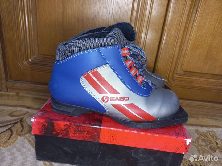 Лыжные ботинки