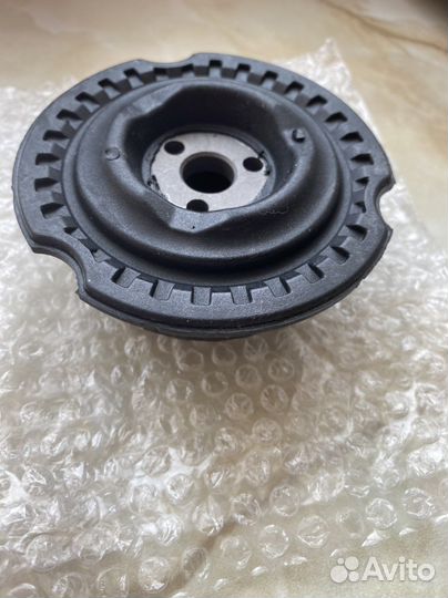 Сайлентблок пневмобаллона на Volkswagen Touareg