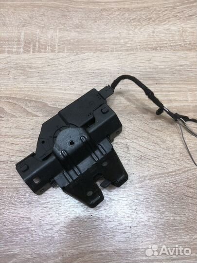 Замок багажника bmw 3 series e90