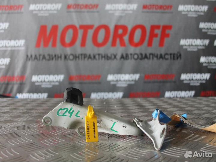 Шарнир капота Ниссан Серена C24 левый А602